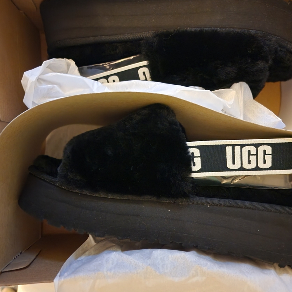 UGG FLUFF YEAH SLIDE | UGG NWT SZ:9/10